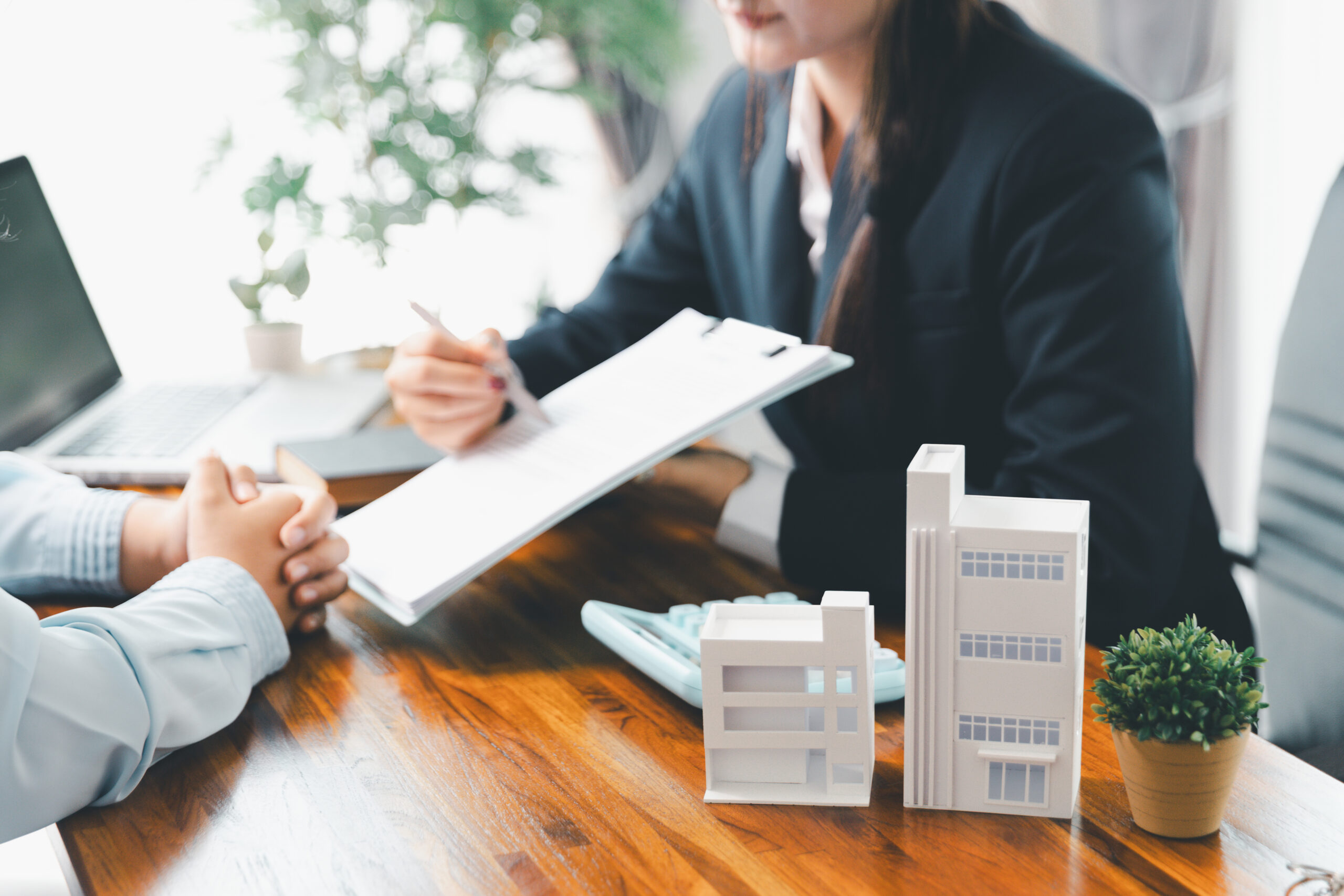 契約手続きをスムーズに！小規模オフィス賃貸契約の必要書類ガイド